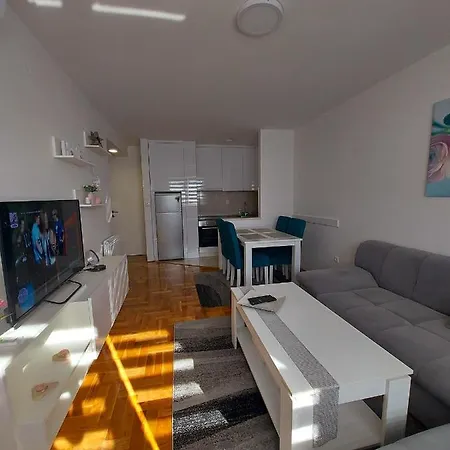 Apartman Victoria Lukavica Exterior photo