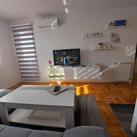 Apartman Victoria Lukavica Exterior photo
