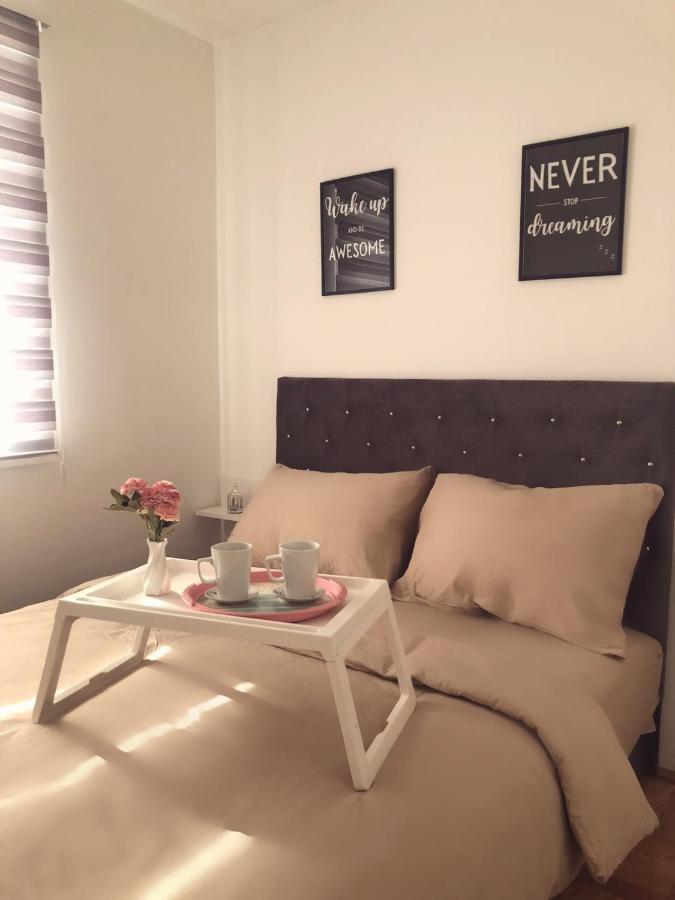 Victoria Apartment